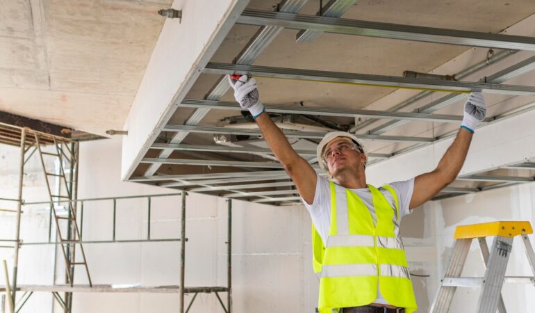 صيانة المباني الحكومية والخاصة