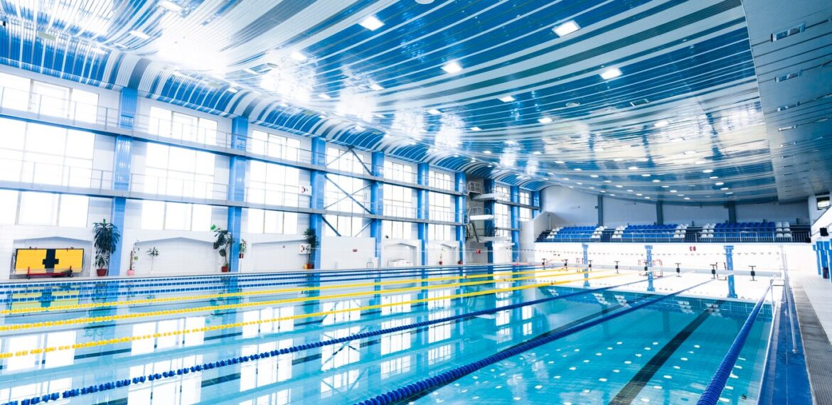 عزل مسابح مع جسر الرف